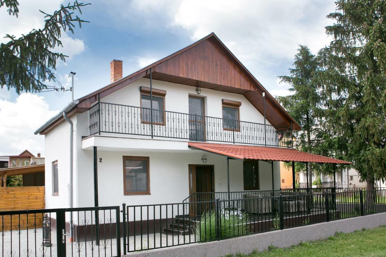 Starlight Apartment Mezőkövesd Exterior foto