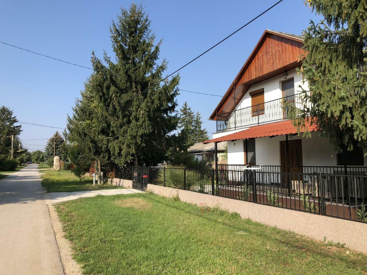 Starlight Apartment Mezőkövesd Exterior foto